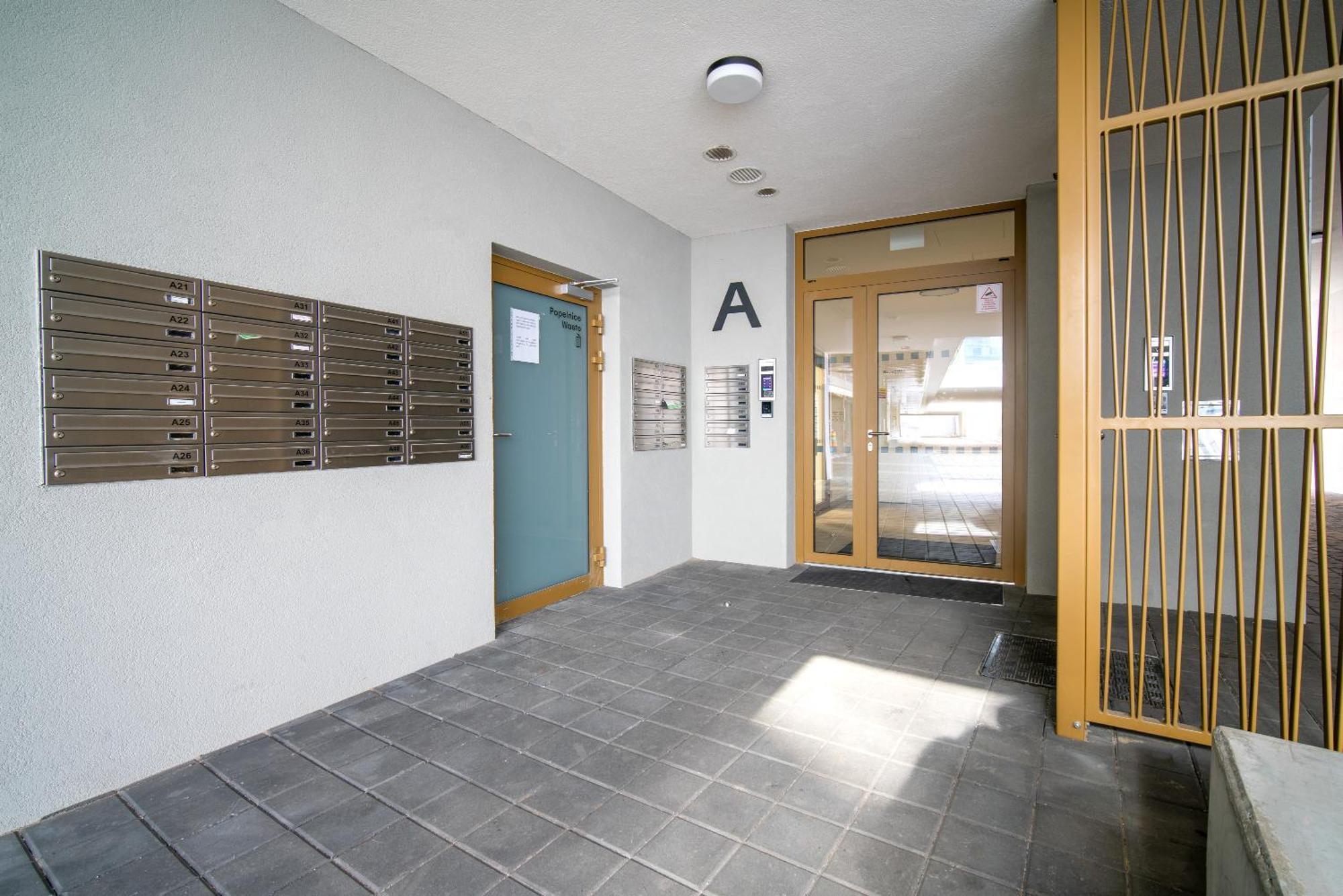 City Relax Apartments With Free Parking, 10 Mins Walk To City Centre Brno Bagian luar foto