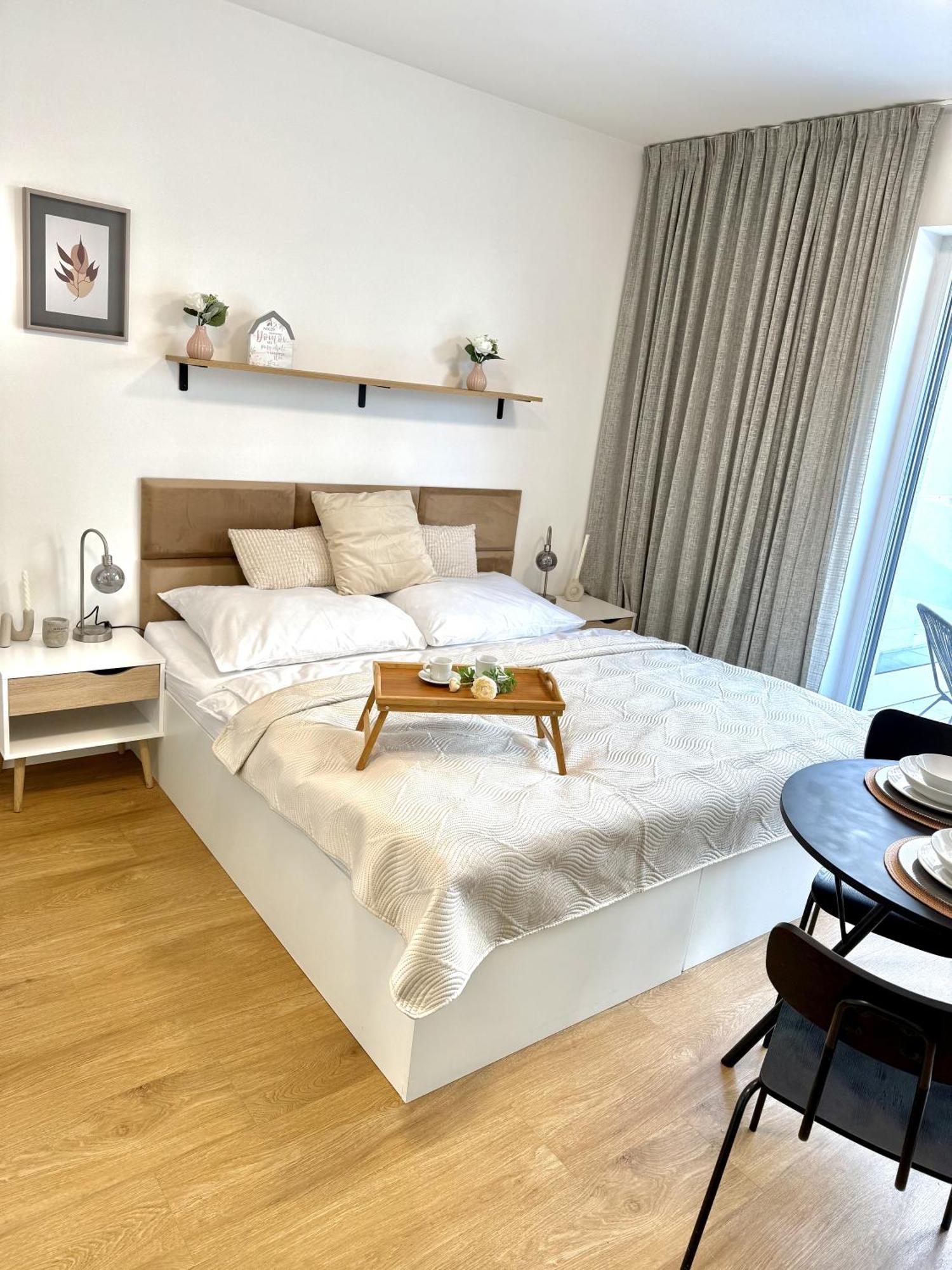 City Relax Apartments With Free Parking, 10 Mins Walk To City Centre Brno Bagian luar foto